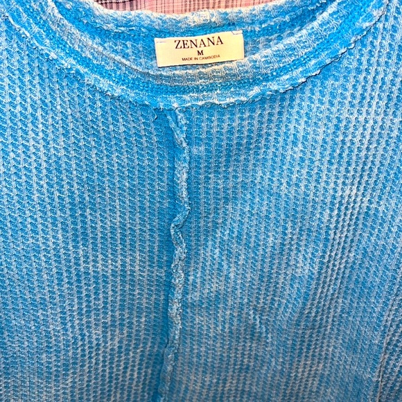 NWOT Zenana Waffle Knit Sky Blue Long Sleeve Raw Hem - Picture 2 of 2